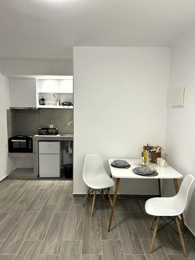 Dk Square Apartment *