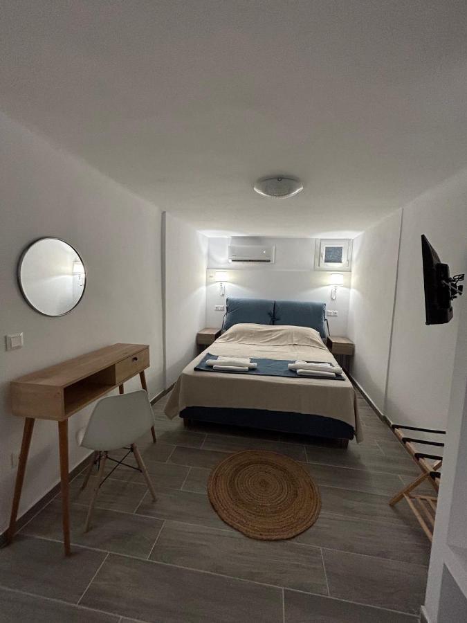 Dk Square Apartment *