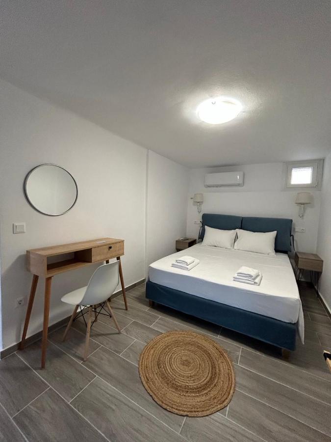 Apartament Dk Square Ándros
