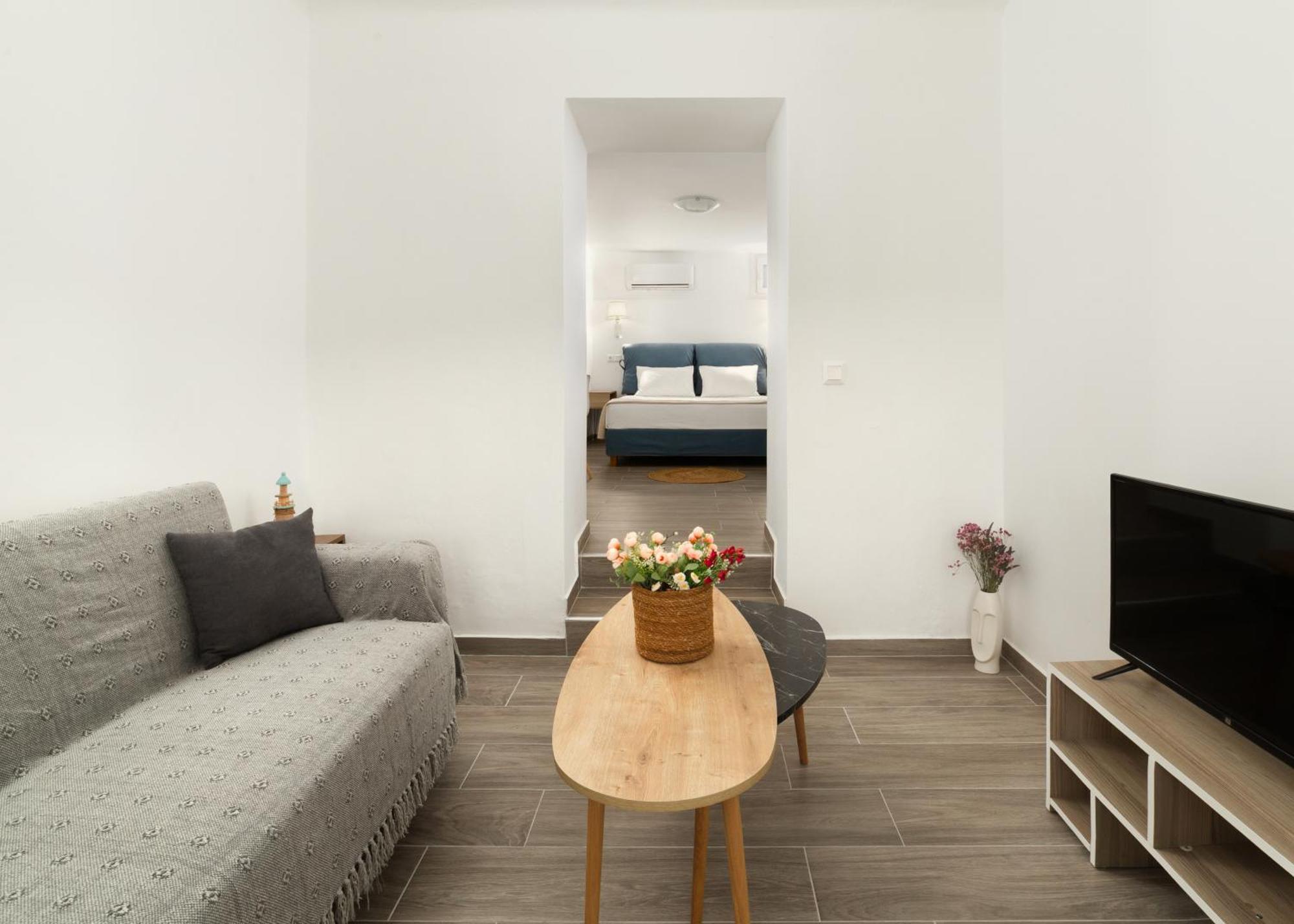 Dk Square Apartament Ándros